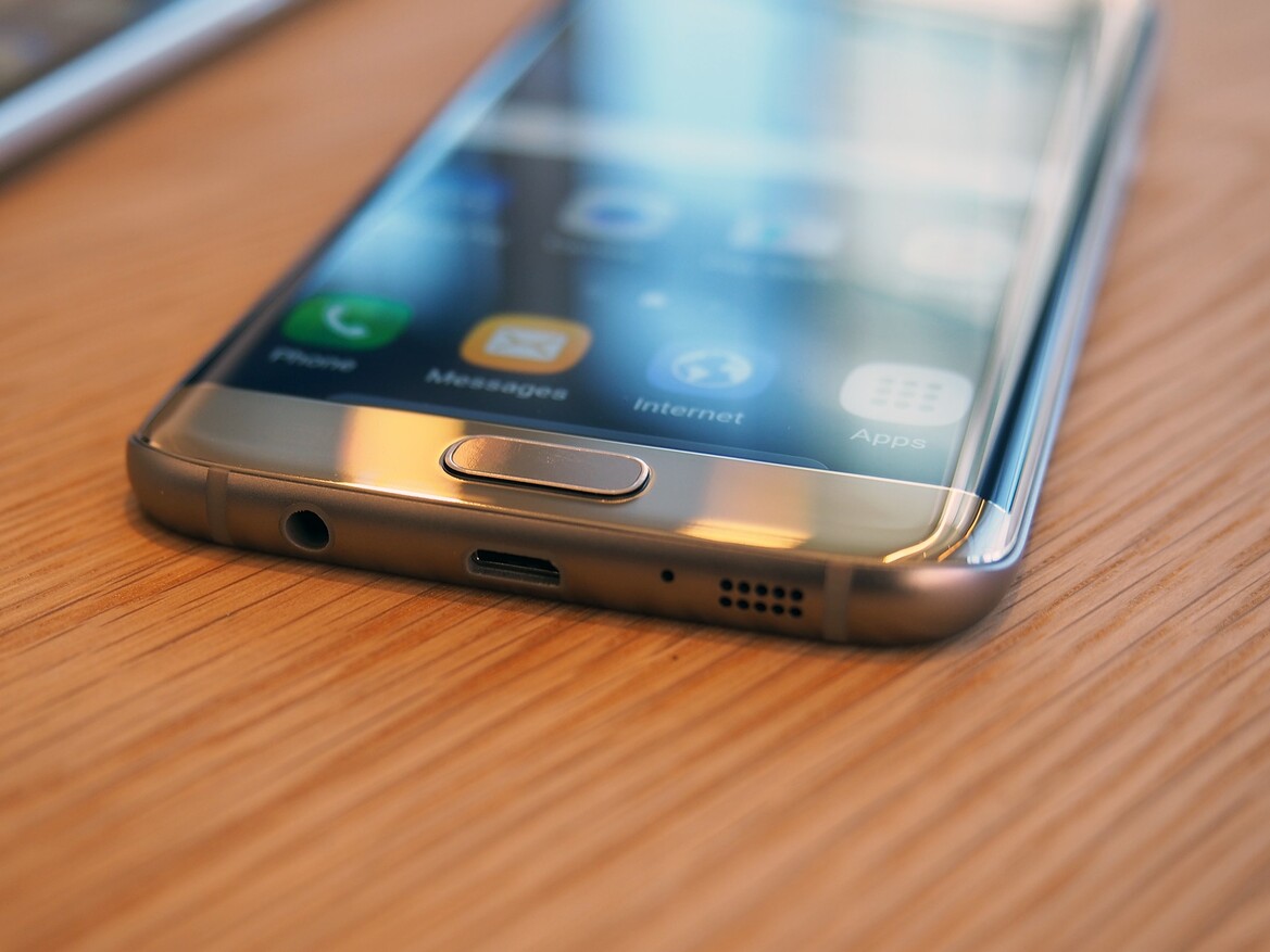 Hands-On Samsung Galaxy S7, Galaxy S7 Edge And Gear 360 VR With Submersion Test