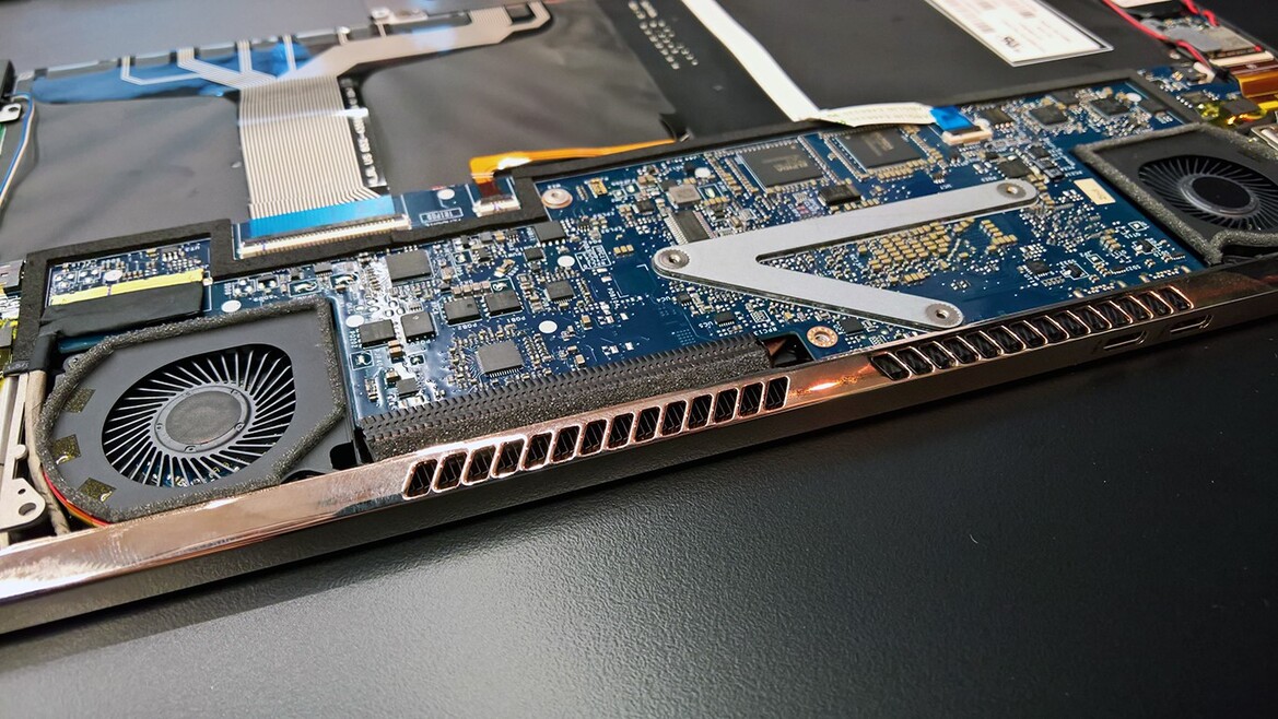 HP’s Ultra Thin 13-inch Spectre Goes MacBook Huntin’ With Skylake Core i7, Thunderbolt 3, Fancy Piston Hinges
