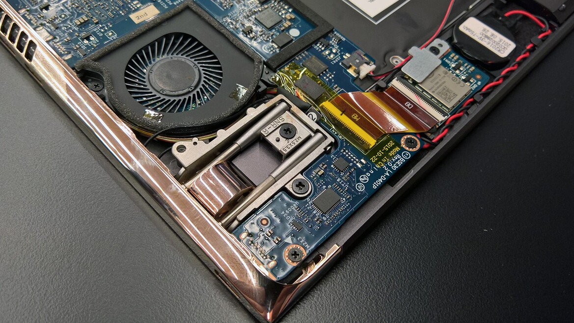 HP’s Ultra Thin 13-inch Spectre Goes MacBook Huntin’ With Skylake Core i7, Thunderbolt 3, Fancy Piston Hinges