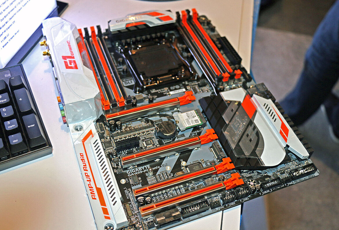 PAX East 2016: Killer Rigs And VR Dominance Punctuate A Thriving PC Gaming Industry