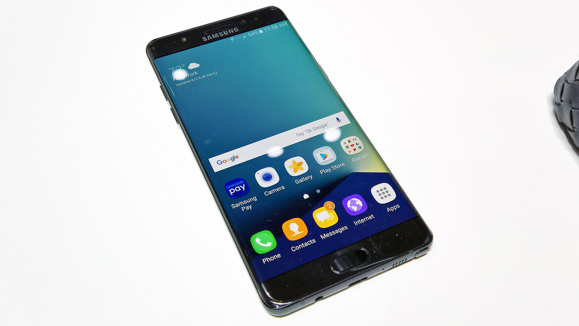 Hands-On The Samsung Galaxy Note7 With Revamped Gear VR Headset