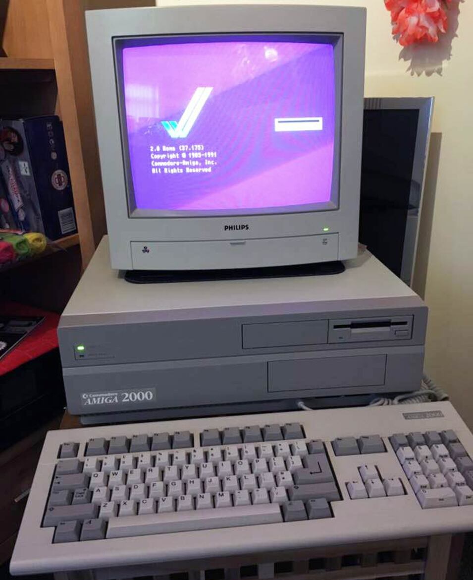 Dude Scores 30 Year Old Virgin Commodore Amiga 2000 New In Box