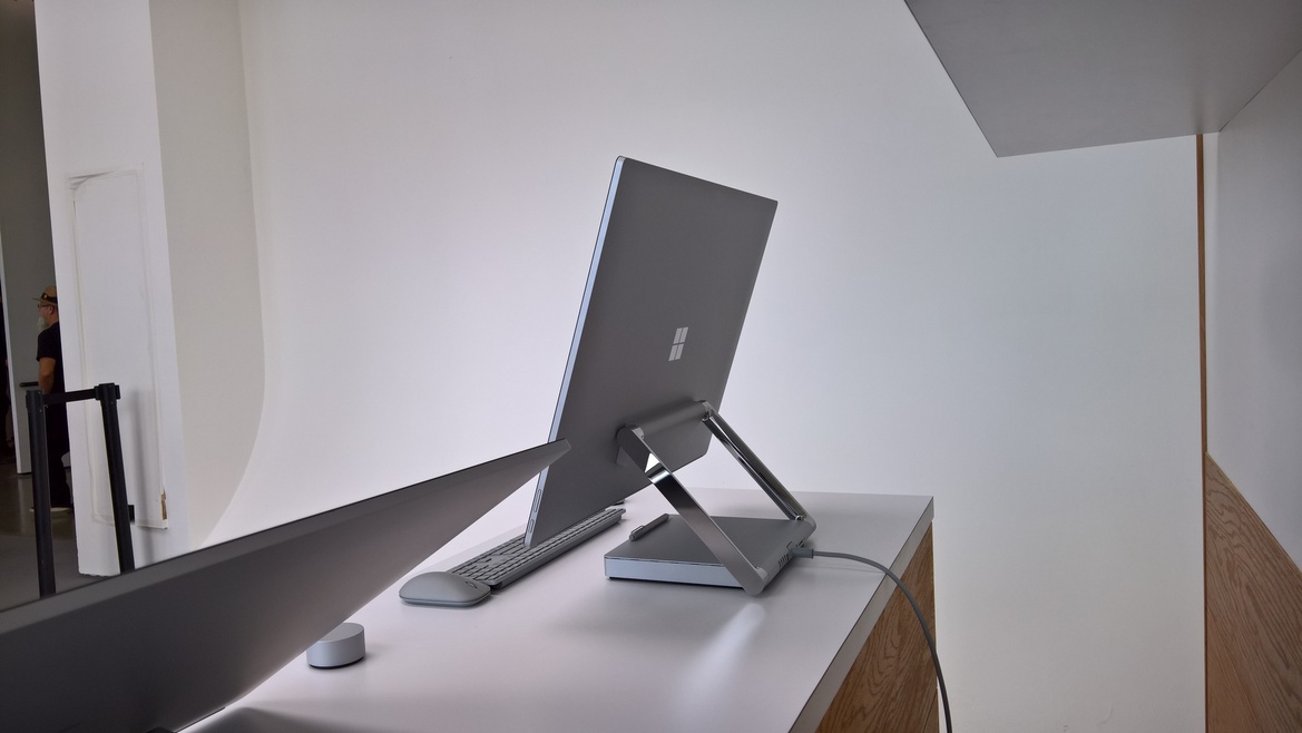 Hands On And First Impressions Of The Microsoft Surface Studio AIO PC