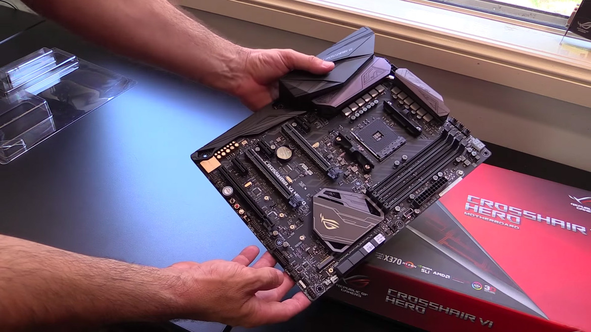 ASUS ROG Crosshair VI Hero AMD AM4 X370 Ryzen Motherboard Gets Unboxed On Video