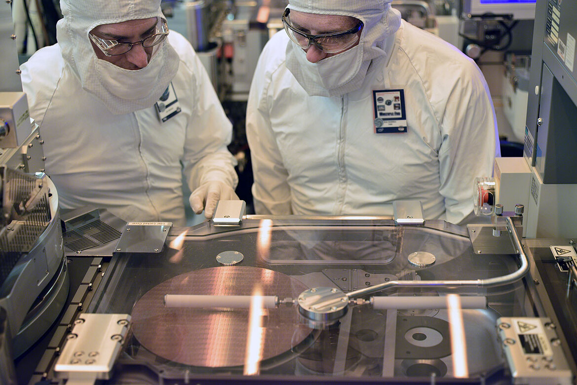Intel Details Cannonlake's Advanced 10nm FinFET Node, Claims Full Generation Lead Over Rivals