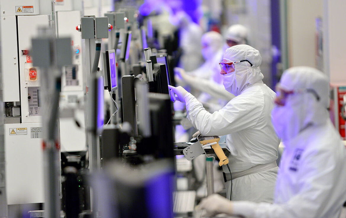 Intel Details Cannonlake's Advanced 10nm FinFET Node, Claims Full Generation Lead Over Rivals
