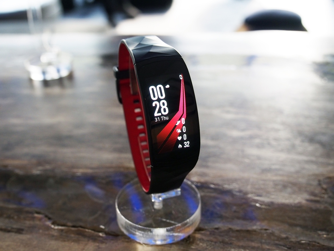 Hands-On Samsung's New Wearables: Gear Fit2 Pro, Gear Sport, IconX (2017)