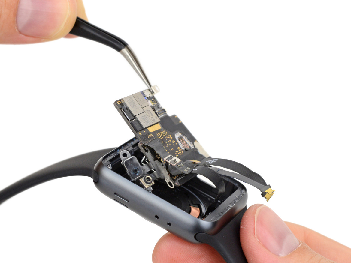 Apple Watch Series 3 LTE Teardown Reveals Intricate But Serviceable Internals, Slightly Larger Battery