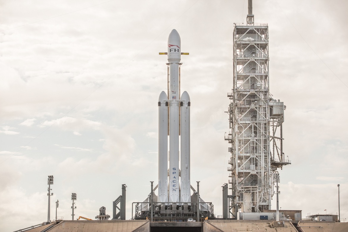 SpaceX Proudly Displays Falcon Heavy Rocket On LC-39A Launchpad For Static Fire Tests