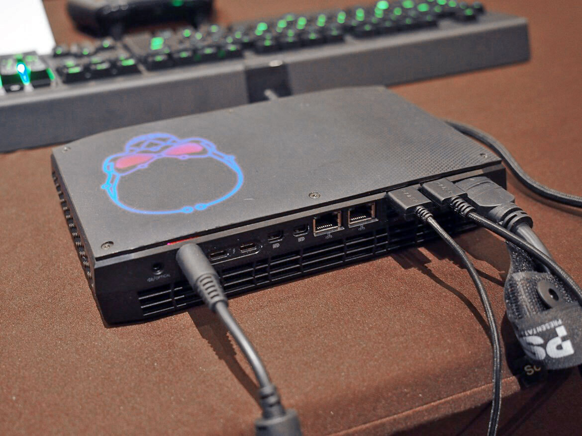 Intel Crams Core i7 With AMD Radeon RX Vega M Into Pint-Sized Hades Canyon NUC