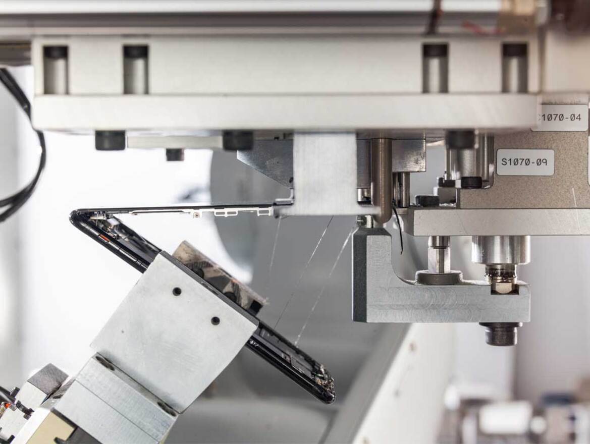Apple Reveals 'Daisy' iPhone Recycling Robot Ahead Of Earth Day