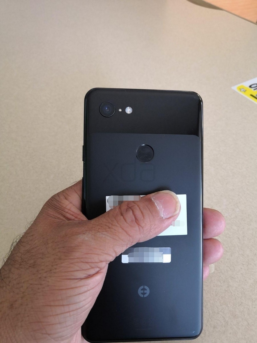 Leaked Google Pixel 3 XL Photos Confirm Display Notch And Much More