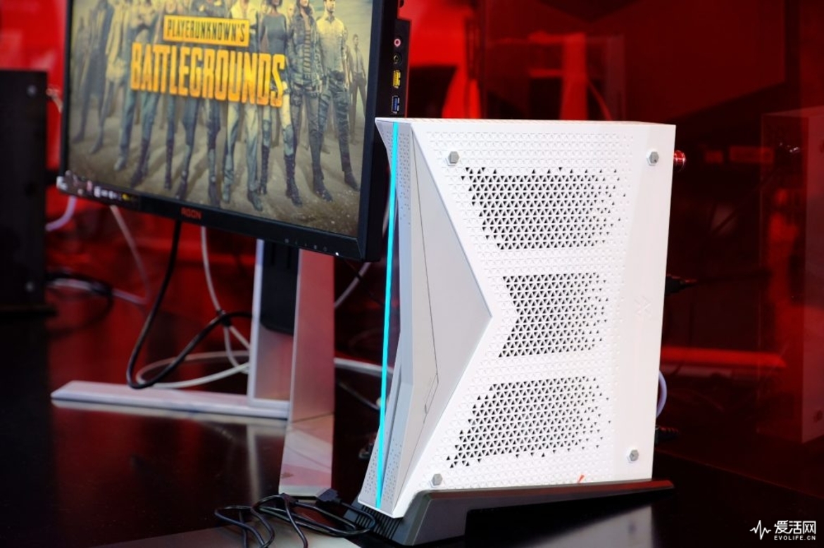 AMD Ryzen SoC-Powered Zhongshan Subor Z+ PC/Game Console, A Closer Look