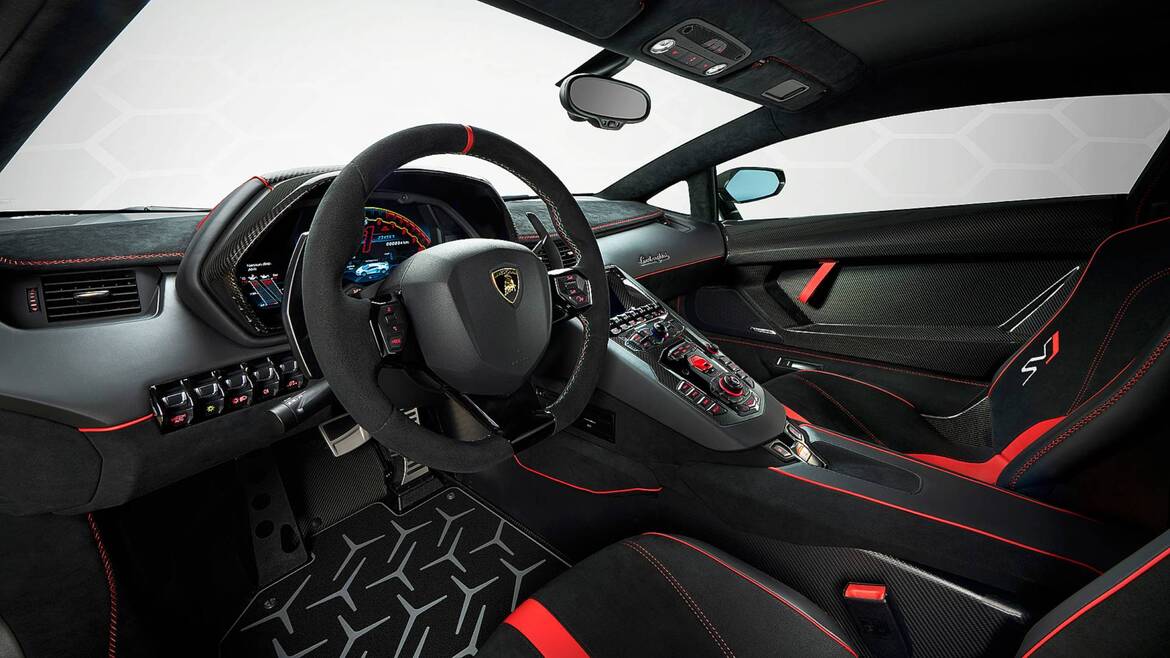 Lamborghini Aventador SVJ Is A 770-HP V12-Packing Carbon Fiber Beastmobile