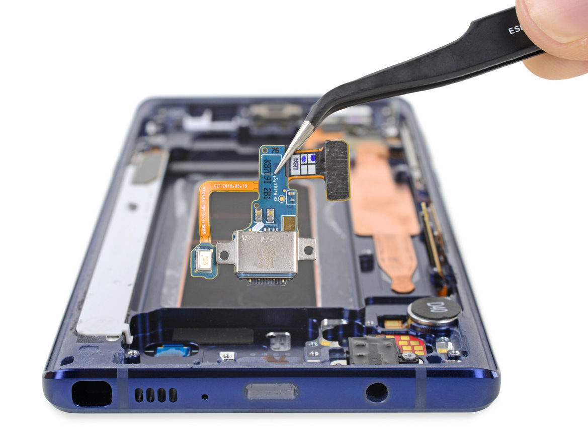 Samsung Galaxy Note 9 Teardown Shows Huge Heat Pipe, Bodacious Battery, Repairability Regret