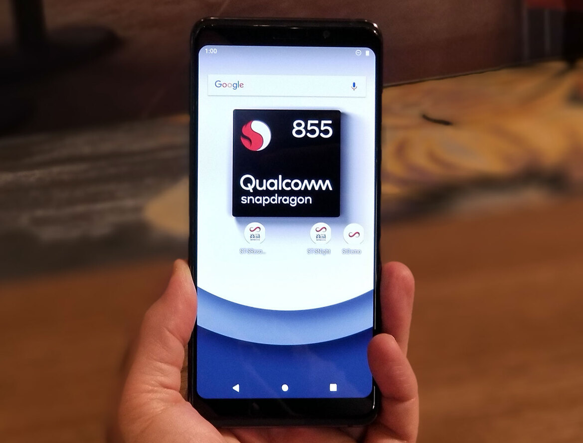 Checking Out Qualcomm 5G Snapdragon 855 Smartphone Prototypes