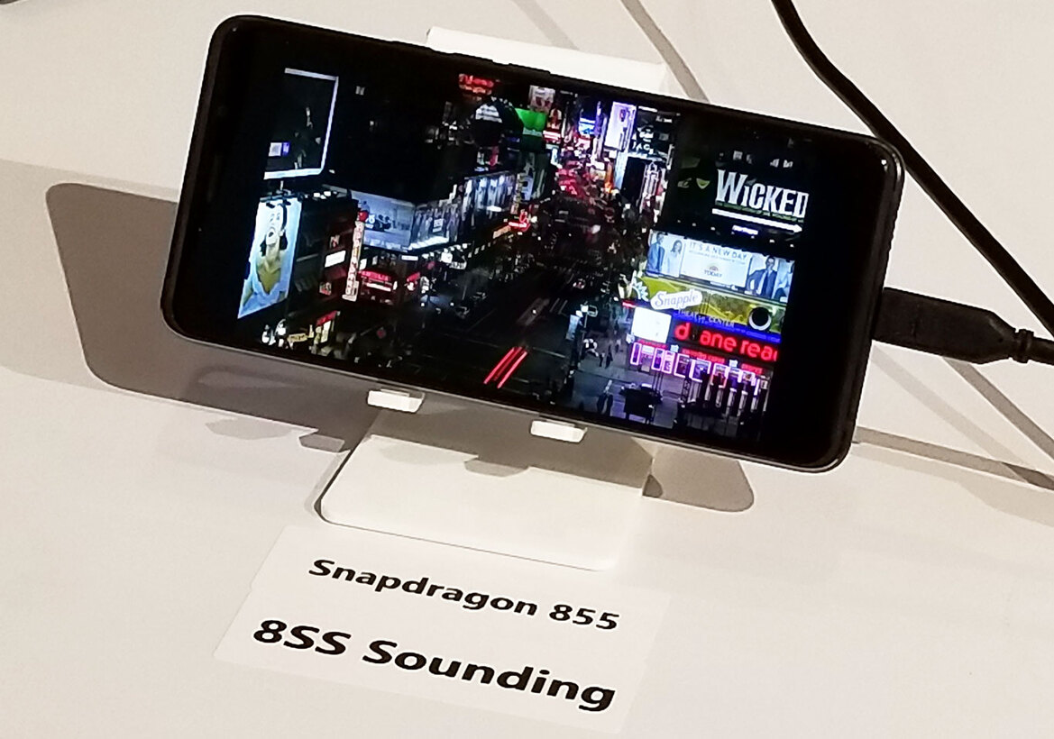 Checking Out Qualcomm 5G Snapdragon 855 Smartphone Prototypes