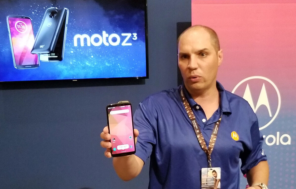 Checking Out Qualcomm 5G Snapdragon 855 Smartphone Prototypes