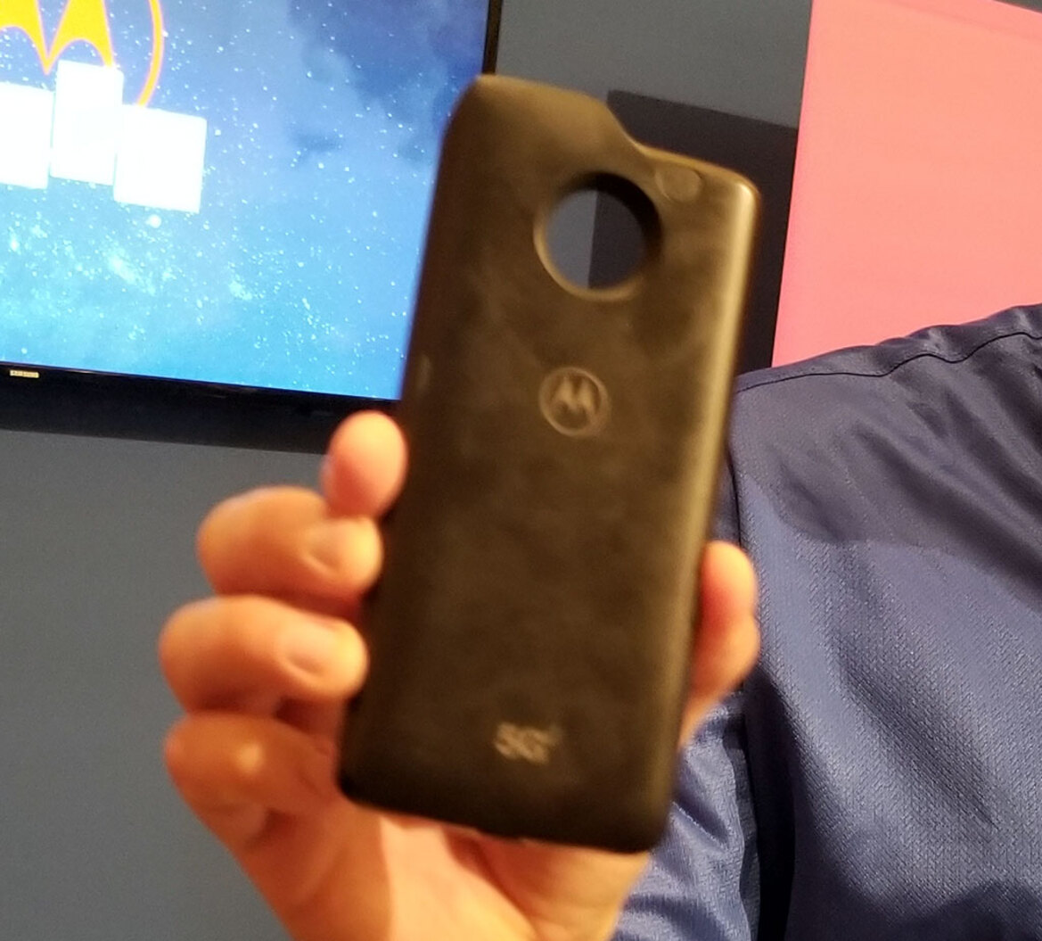 Checking Out Qualcomm 5G Snapdragon 855 Smartphone Prototypes