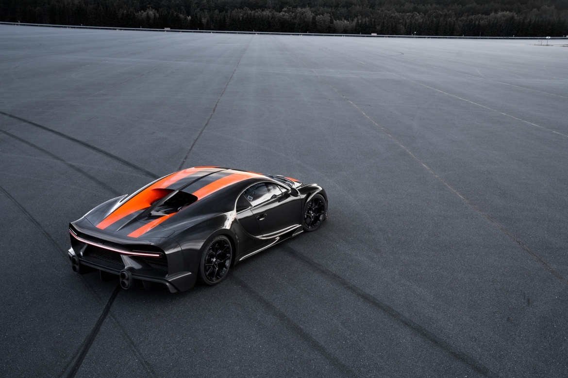 Watch The Bugatti Chiron Hypercar Shatter 300MPH Barrier To Capture Production World Record