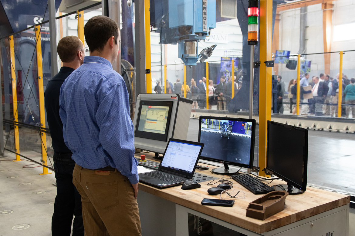 Watch The World's Largest 3D Printer In Action At UMaine
