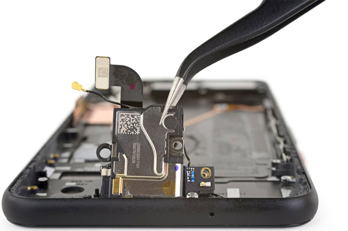 Google Pixel 4 XL Teardown Reveals Intricate Soli Hardware, Average Repairability