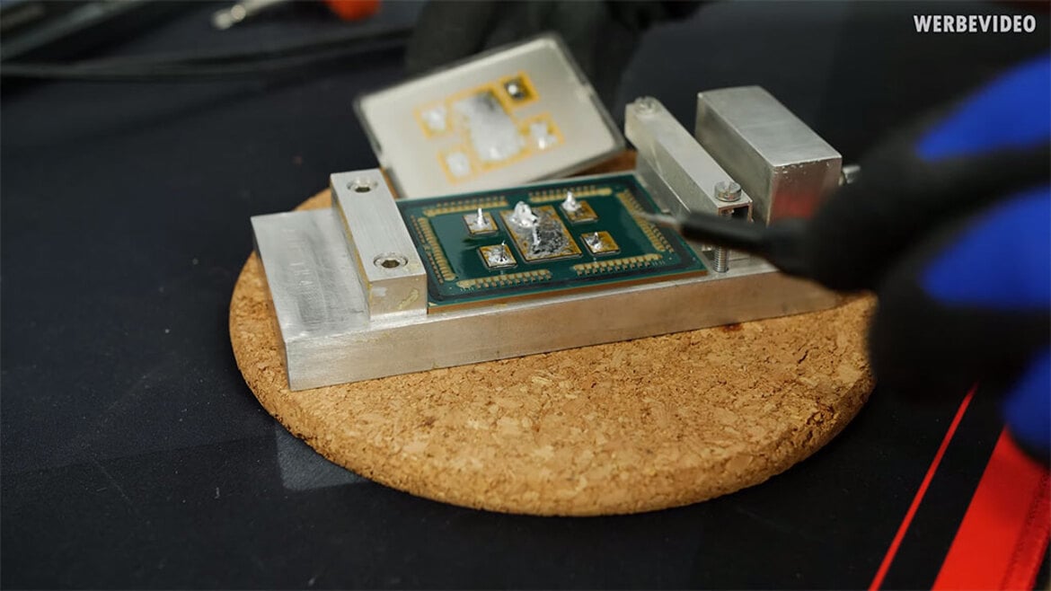 AMD Ryzen Threadripper 3960X, 3970X Meet Scalpel For Zen 2 Delidding Operation