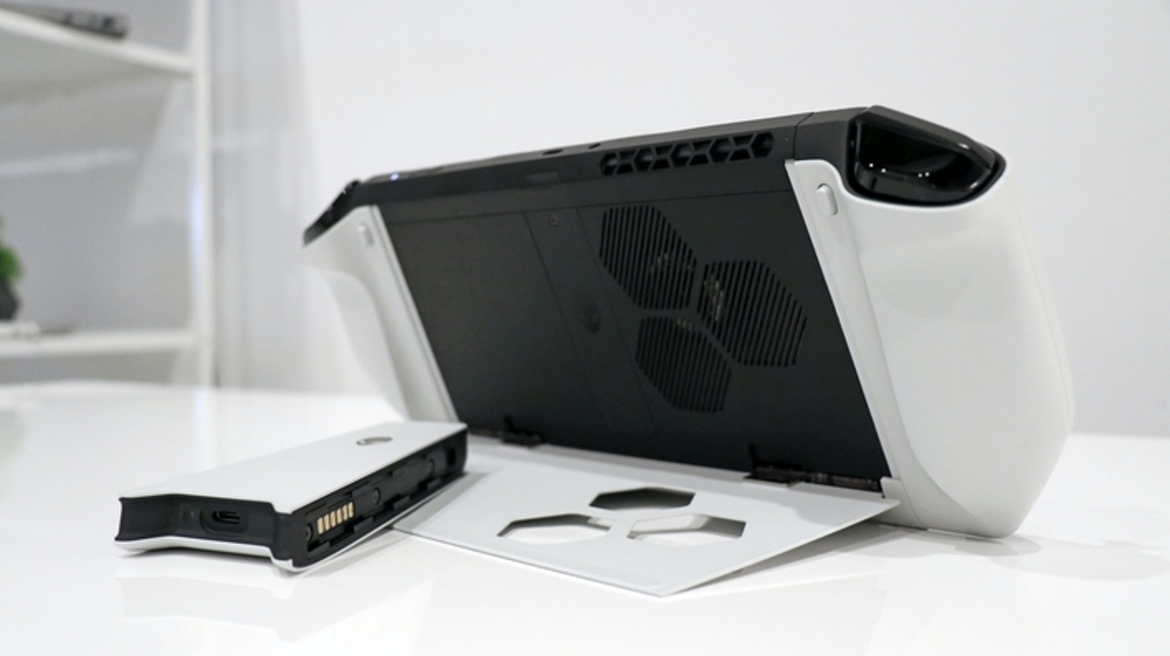 Alienware Concept UFO Invades Nintendo Switch-Style Gaming With PC Master Race Assimilation
