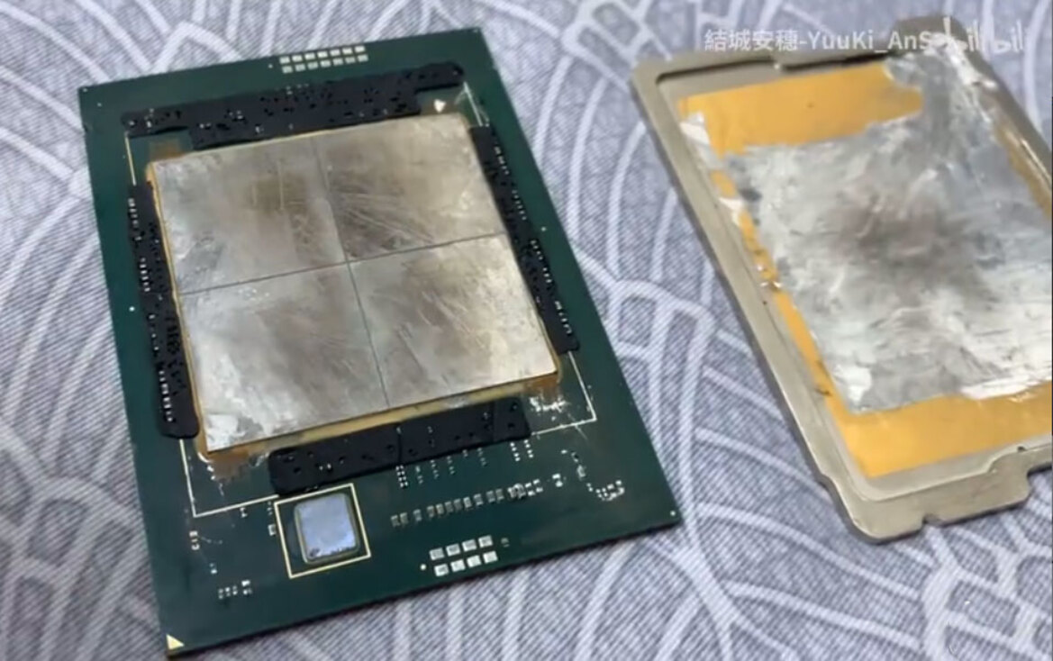 Alleged Intel Sapphire Rapids Xeon CPU Stripped To Expose Quad Chiplets With Up To 80 Cores