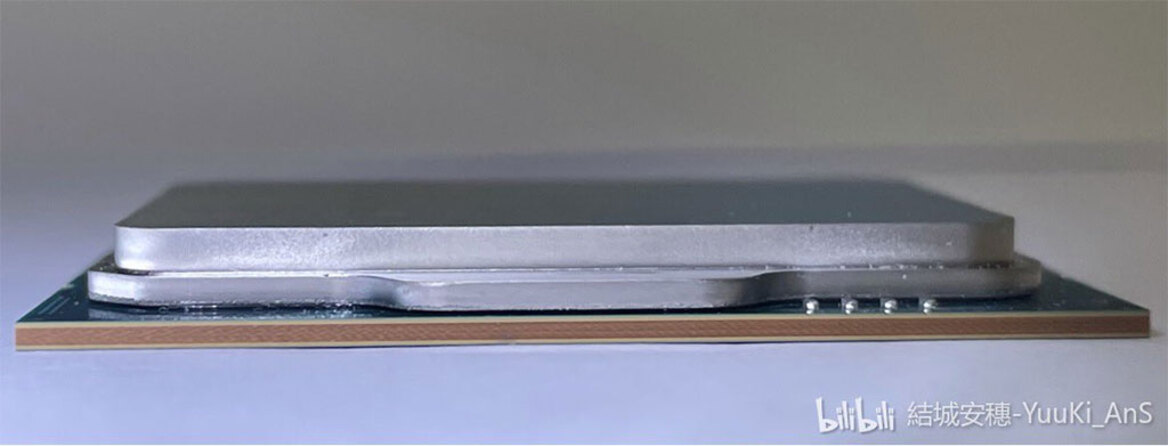 Intel Core i9-12900K Engineering Sample Poses For Detailed Closeup Shots