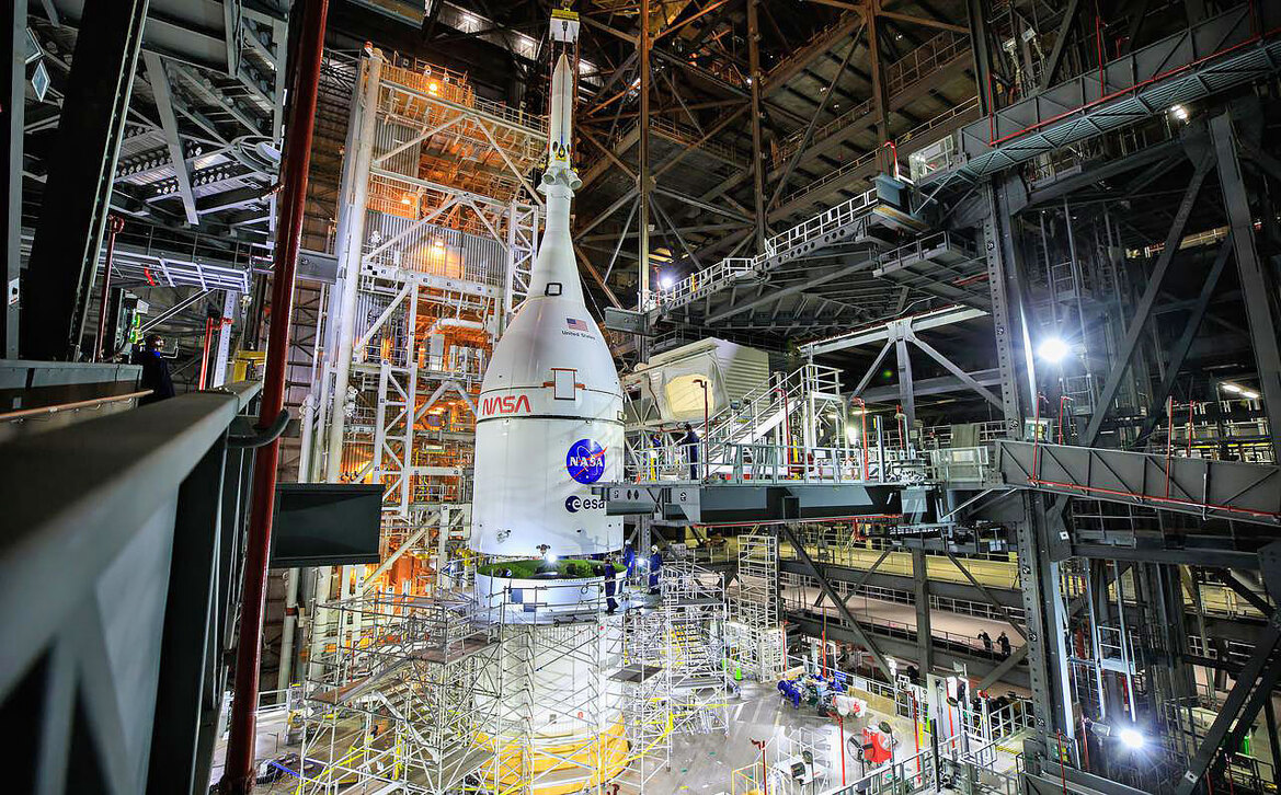 NASA's Fully Stacked Massive Artemis 1 Moon Rocket Looks Amazing