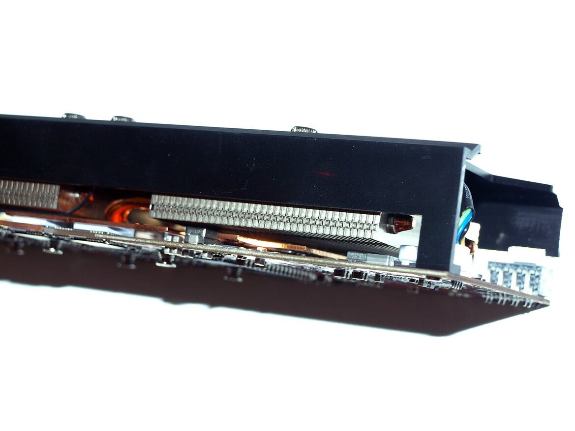 Asus EAH3870 X2 1GB TOP Sneak Peek