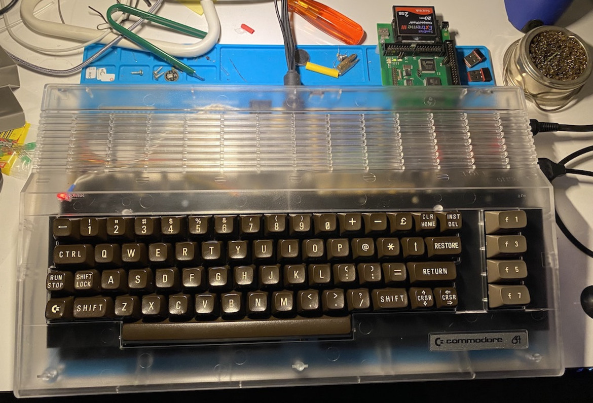 Modder Details Awesome Retro Frankenstein Commodore 64 Built From Scratch
