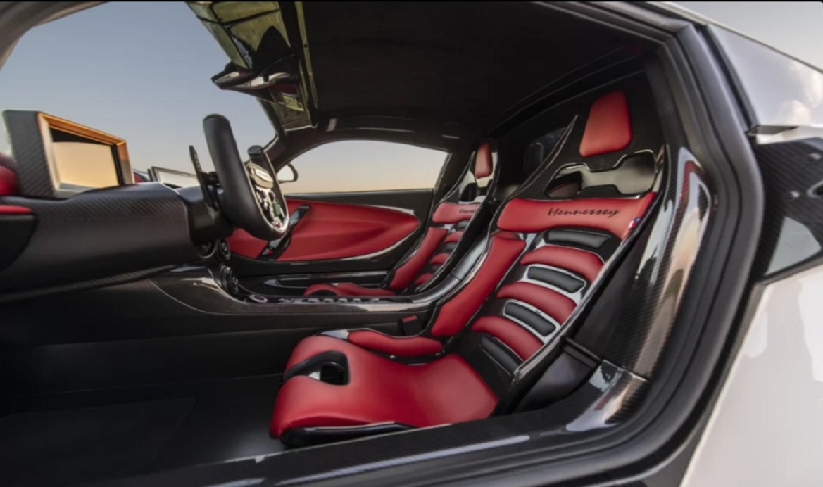 Hennessey Venom F5 Revolution Hypercar Cranks Over 1800 HP For Speed Demons