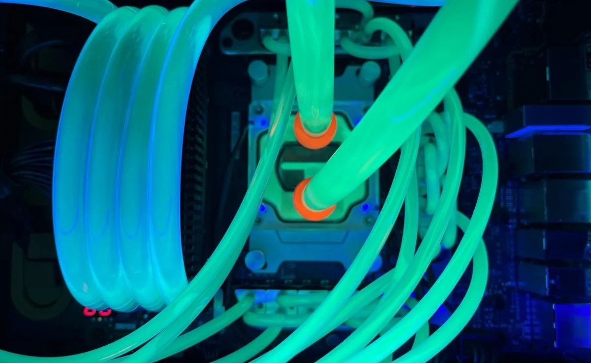 Check Out This Totally Bonkers Liquid Cooled Gaming PC With 69 Water Blocks