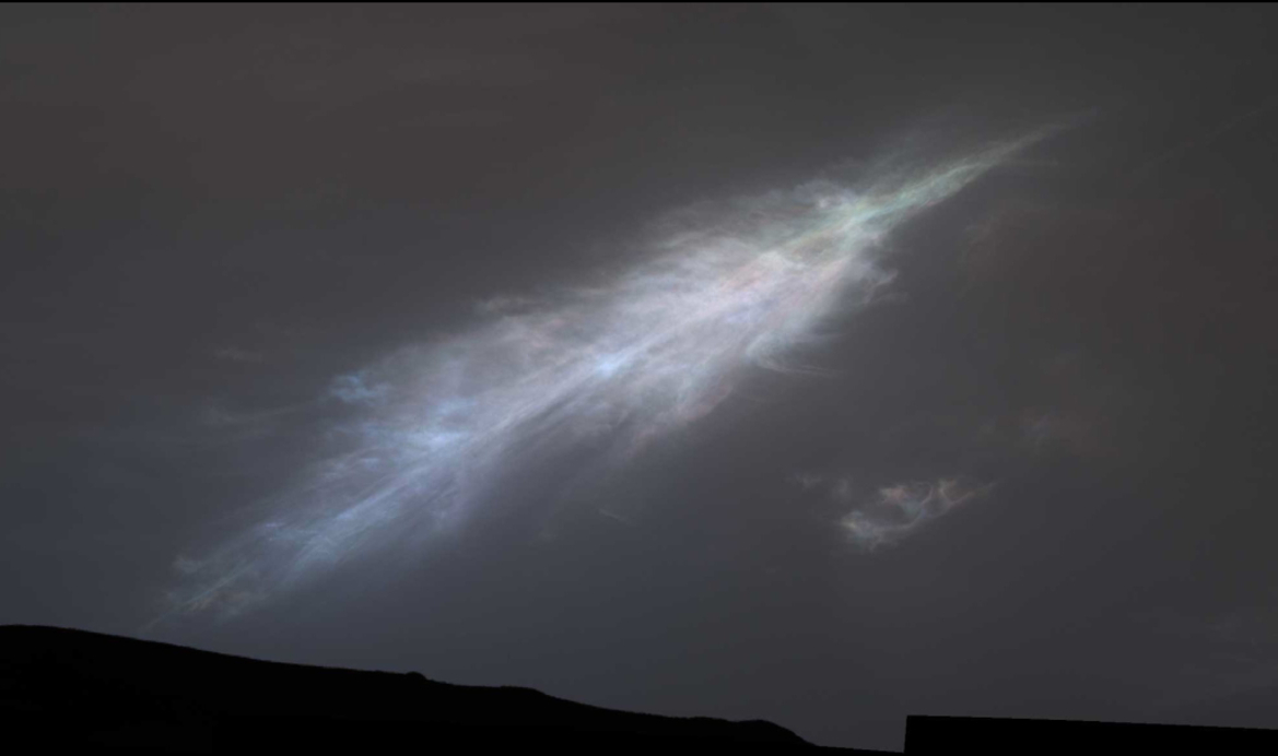 NASA's Rover Captures A Clear View Of Martian Sun Rays And A Spectacular Feather Cloud