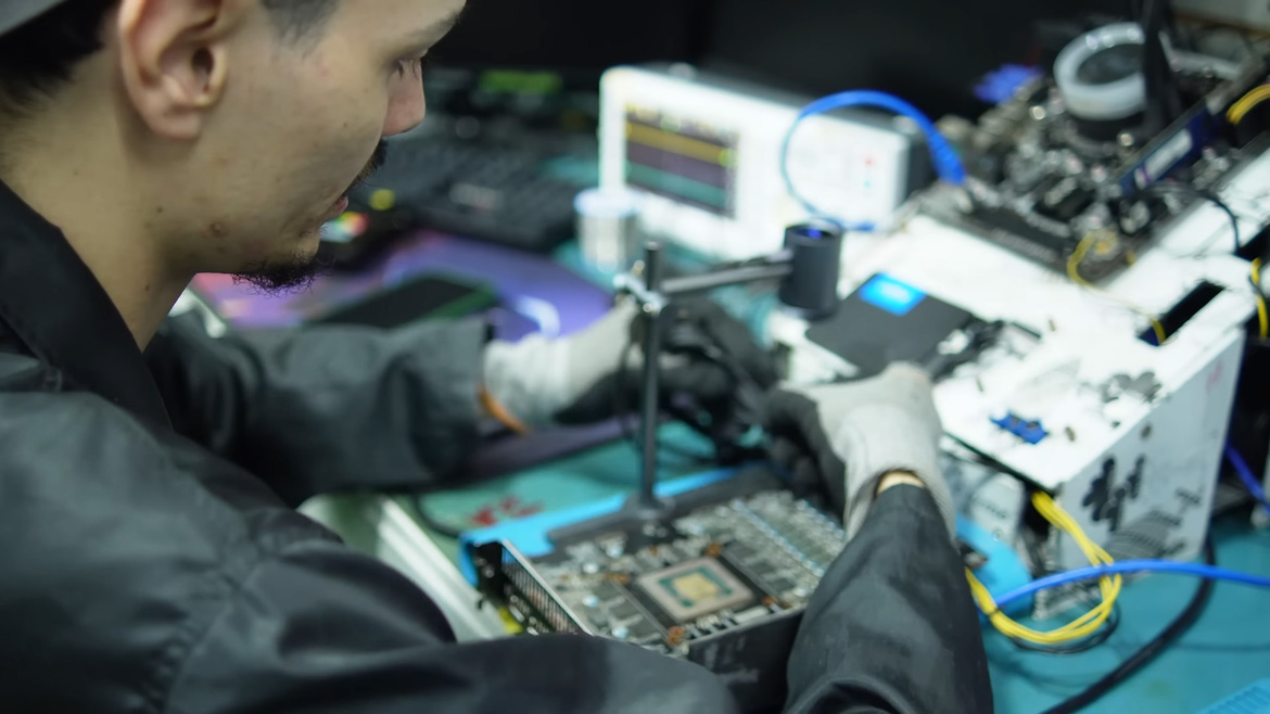 Radeon RX 5600 XT Gets Modded With 12GB Of VRAM For A Huge Performance Boost