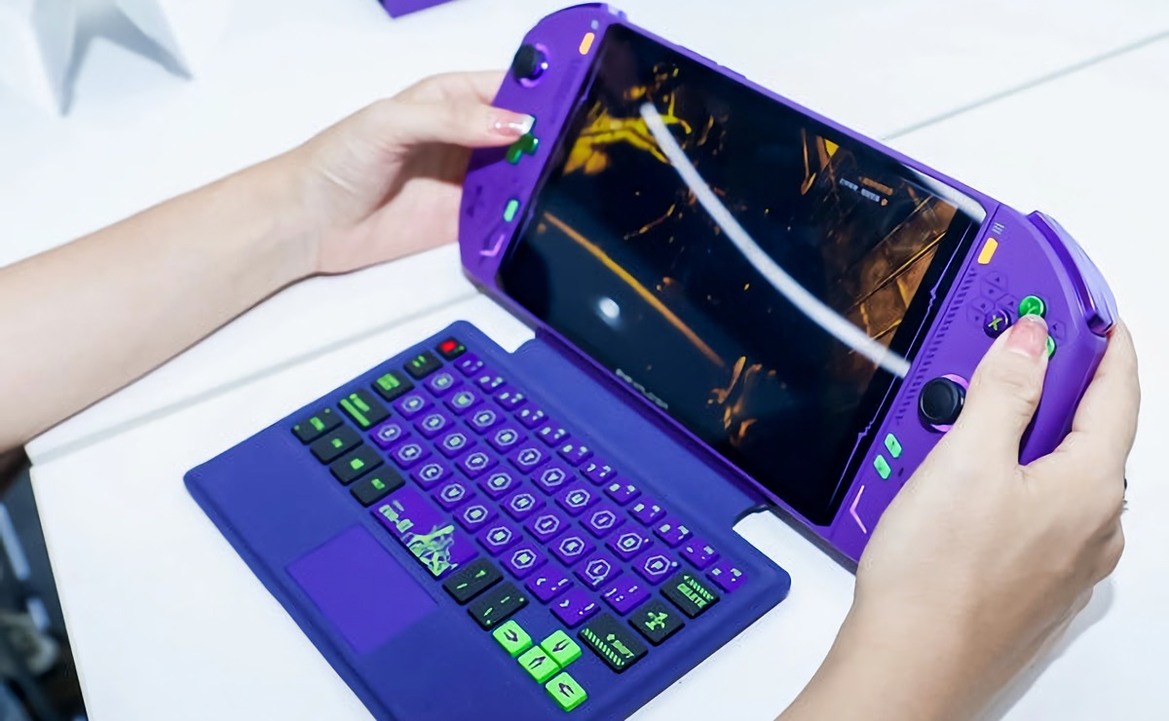 OneXPlayer 2 Pro Handheld Is Coming To Challenge The ASUS ROG Ally And Steam Deck