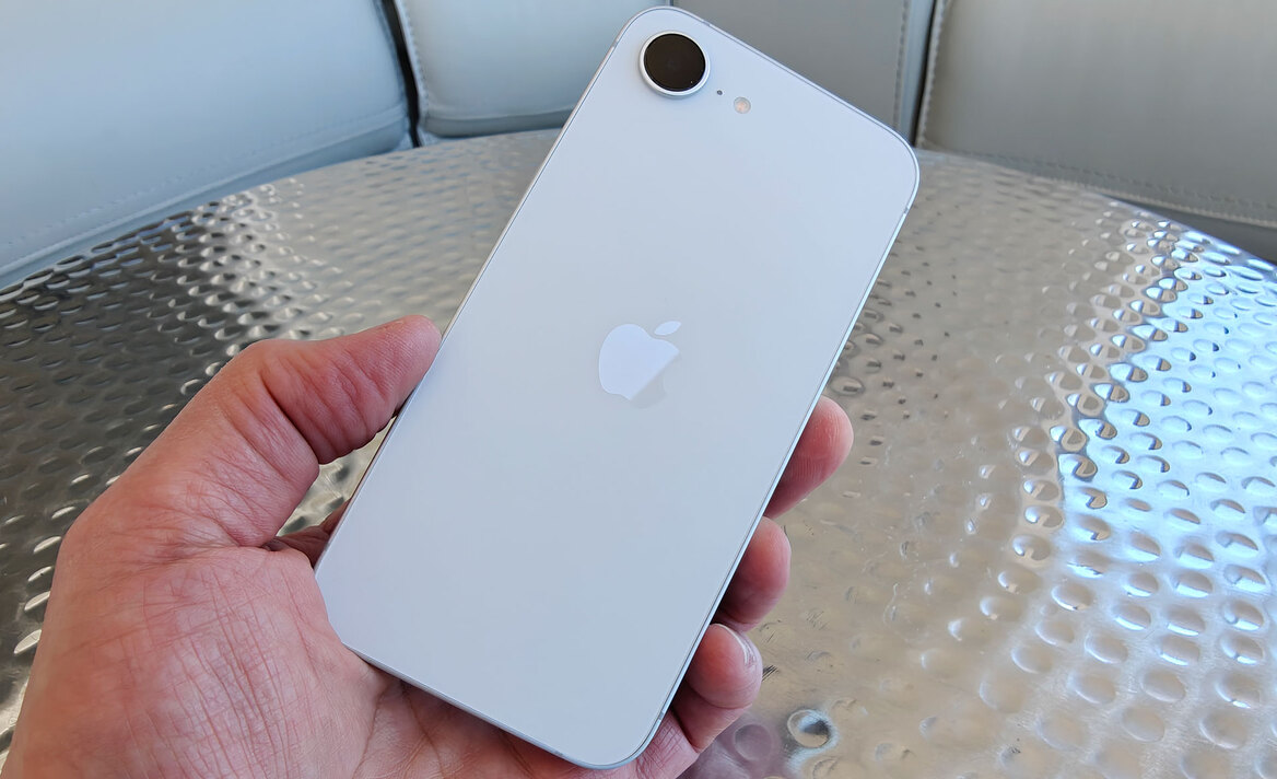 iPhone 16e Vs Android Phone Benchmark Showdown: Testing Apple's Mettle