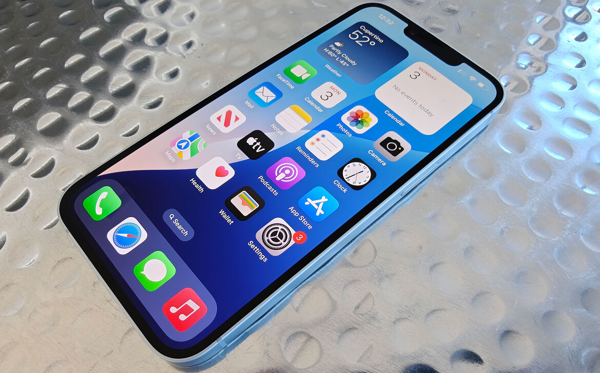 iPhone 16e Vs Android Phone Benchmark Showdown: Testing Apple's Mettle