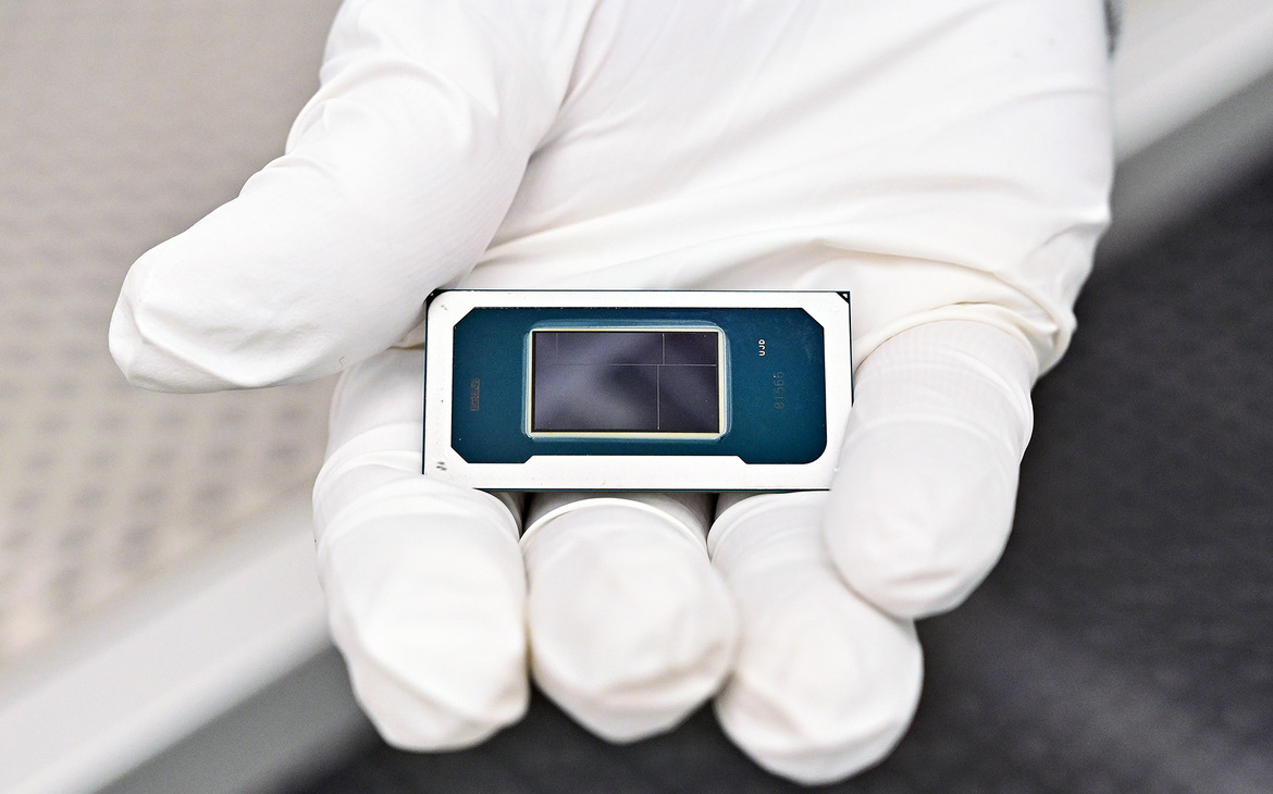 Intel Core Ultra 5 338H Panther Lake CPU With Arc B370 GPU Makes A Benchmark Cameo