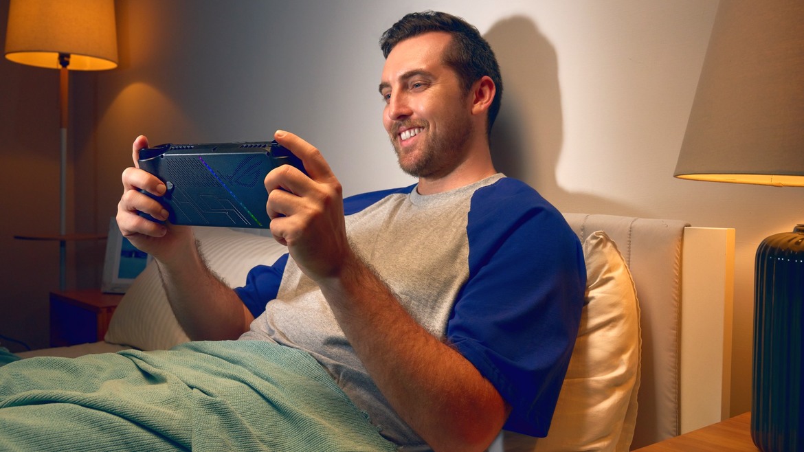 ROG Xbox Ally X Vs Lenovo Legion Go 2: Which Handheld Gaming Device Wins 2025?