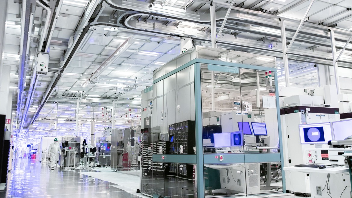 Intel Teases Panther Lake Launch As 18A Chip Yield Update Shows Strength