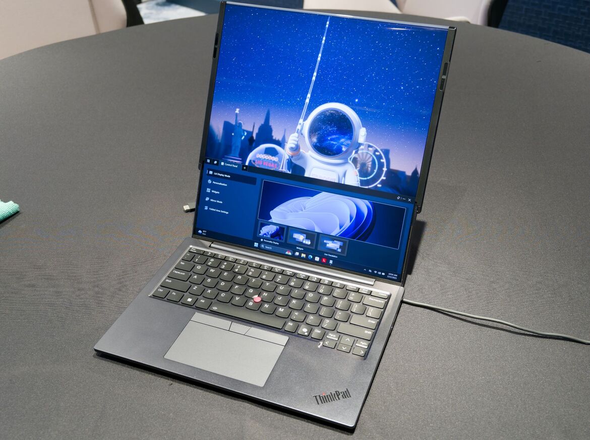 The Screen That Grows: Hands-on With the Lenovo ThinkPad XD Rollable Concept