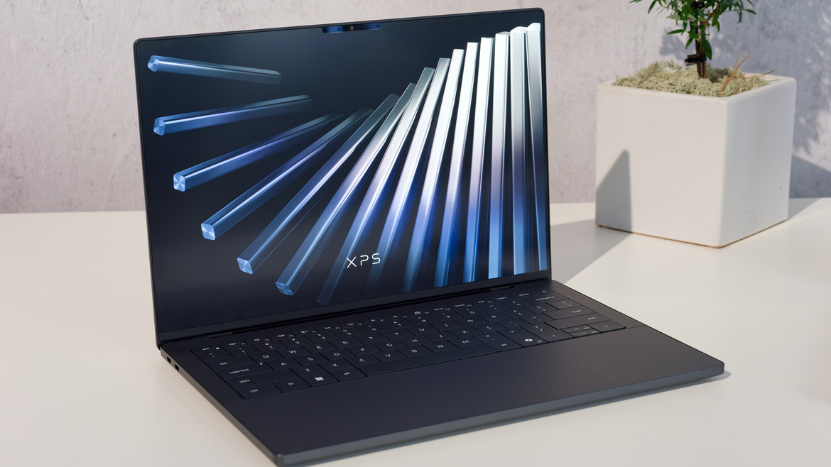 Dell Brings Back XPS Laptops: We’re Hands-On With The CES Comeback