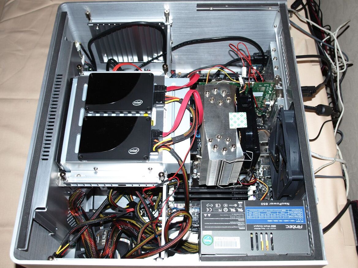 Intel Nehalem Processor and SSD Sneak Peek