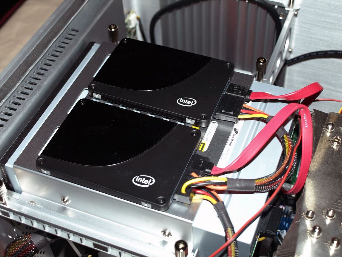 Intel Nehalem Processor and SSD Sneak Peek