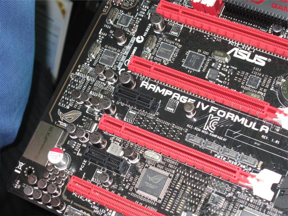 CES 2012 Asus X79 Boards, Transformer TF700T Action