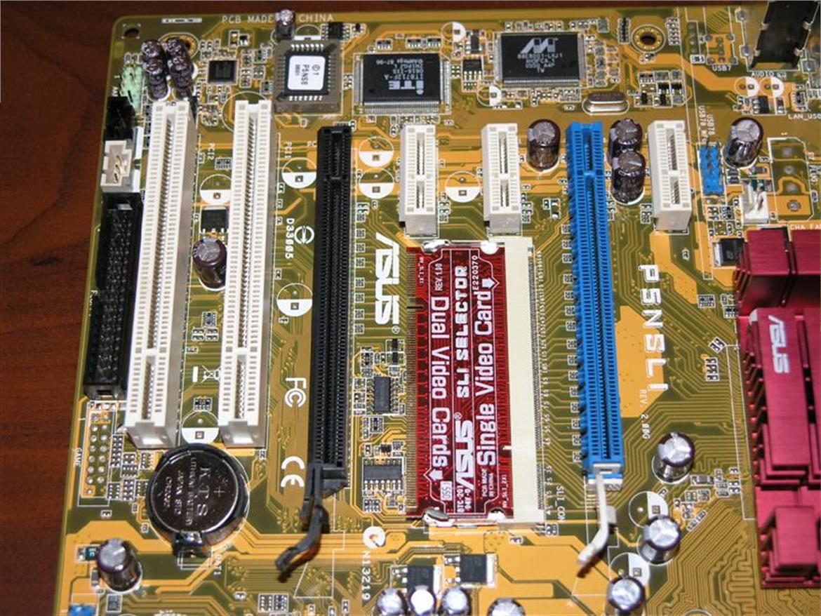 Asus P5NSLI: NVIDIA nForce 570 Intel Edition