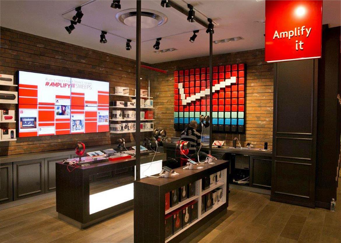 Verizon Steps-Up Retail Presence With Connected, Cutting-Edge Destination Stores (Boston Video Tour)